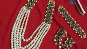 Necklace Set