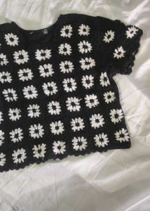 Thread Work Crop Top 🖤