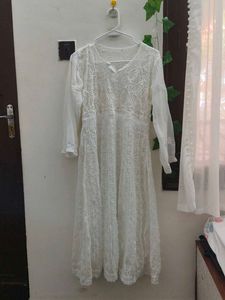 Elegant White Embroidered Kurta Set ( 4 pcs)