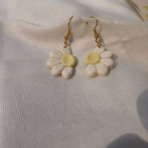 Handmade Floral Daisy Earrings