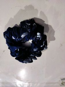 Scrunchies hair Style