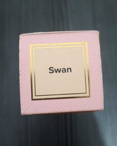Too Faced Concealer - Swan