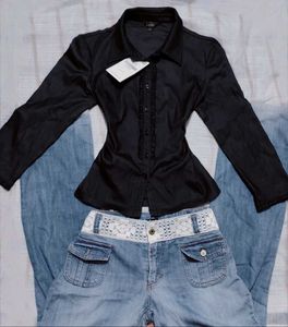 Y2K Vintage Black Ruffle Fitted Shirt
