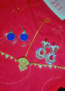 2 Pairs Of Earings Free With Rajputi Rakhdi