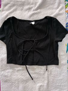H&amp;M Black Tie-Front Crop Top