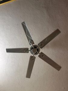 It&#39;s Heavy Ceiling FAN White Colour