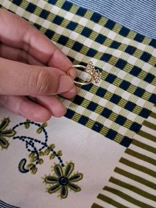 Pretty Golden Ring With Diamond Bow