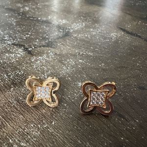 One Pendant Set Along With 4 Pairs Earrings
