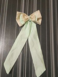 Price Reduced!!Hair Clip In Bow Style💫