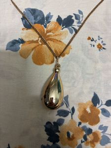 Teardrop Pendant Necklace