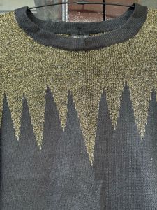 Stylish Two-Tone Knit Sweater