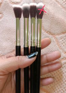 Eyeshadow And 3 Eyeshado Brash Combo