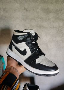 Nike Air Jordan 1 Black White