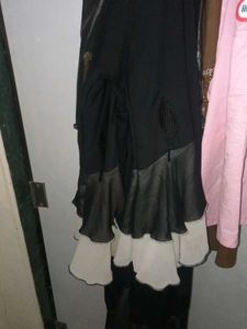 new lena h isliye bech rahi hu