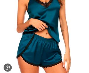 Lace Trim Velvet Cami Top With Shorts