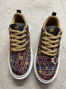 Unisex Canvas Cloth Material Shoes