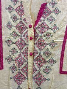 Karigari  Ethnic yellow Kurta Set with pink detail