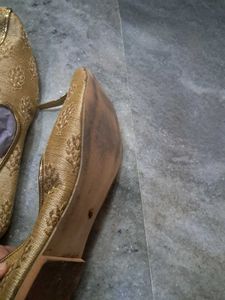 Men Punjabi Jutti Grab Instant Offer