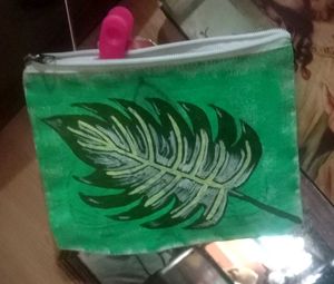 Green Leaf Pouch