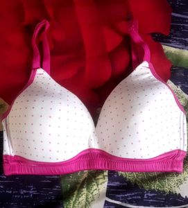 ❤️Clovia White+Pink Lightly Padded Bra