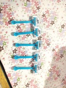 Ladies 🪒Razor For Any Time Any Were Use
