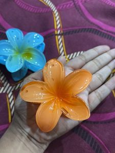 Beautiful flower claw clip, trendy, big palm size