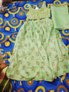 Elegant Lehanga Set With Dupatta
