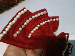 Princess Pearl Bow .