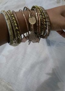 Beautiful Metallic Bangle Set Available