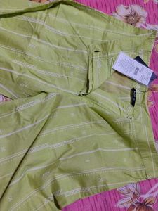 A Jio Pant Woman