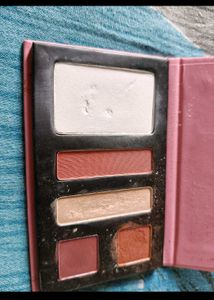MyGlamm Eye Kit