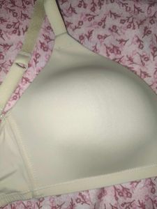 NUDE LIGHTLY PADDED BRA