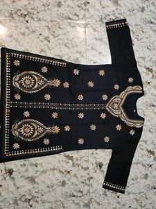 Elegant Black Embroidered Kurta
