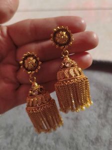Gold Tone Pearl Drop Earrings
