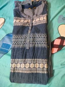 Aurelia Kurthi Size: L