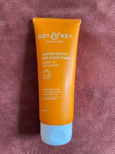 Dot &amp; Key Mango Detan Gel Face Wash