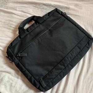 Daks Laptop Bag