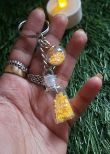 Sparkling Star Charm Keychain💛