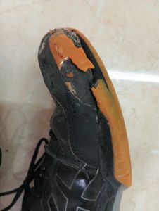BADMINTON SHOES