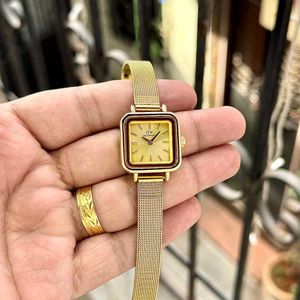 DW SQUARE DIAL PREMIUM LADIES WATCH RESTOCK