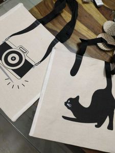 TRENDY TOTE/SHOPPING BAGS