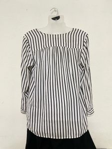 H&amp;M Black &amp; White Striped V Neck Long Sleeves
