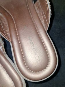 Elegant Gold Toe Ring Flats