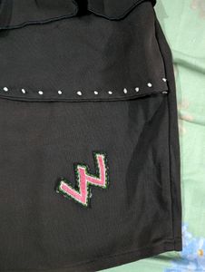 Black Skirt!