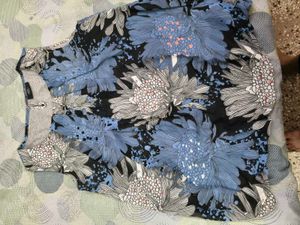 Floral Print sleevless top for women in xl size