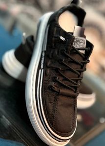 Sneakers Uk 9 Brand New