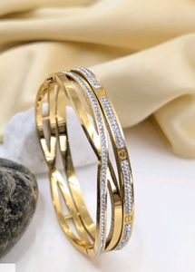 Sparkling Gold Bangle Breclet