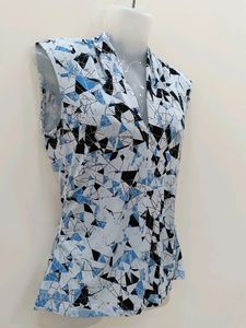 S Size SlimFit Top For Girls Sleeveless