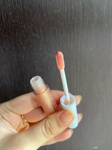 4 Nailpaints + 1 Free Lipgloss From Elf