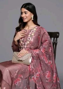 Elegant Floral Kurta Set